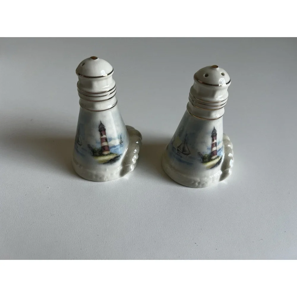 Lighthouse‎ Cove ceramic salt & pepper shakers With lighthouse and sailboat #117